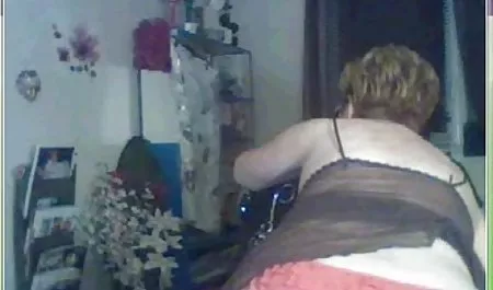 Apasionado de mierda en la mesa con una pequeña morena caliente videos de amateur mexicano