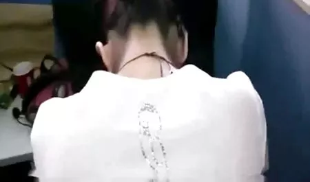 Brillante belleza de videos caseros calientes mexicanos montar sobre un pene grueso