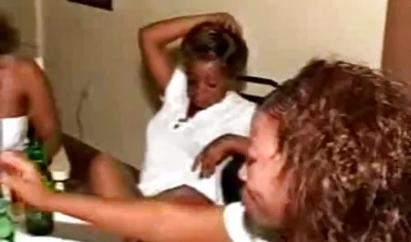 Inserte el anal follando infieles mexicanas caseros una polla grande